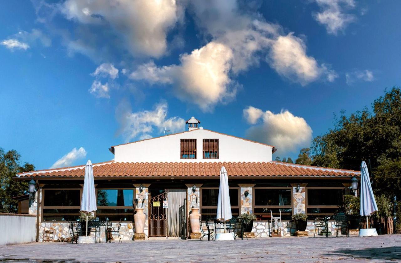 Hotel Rural Finca La Herencia Guadalcanal Exterior photo